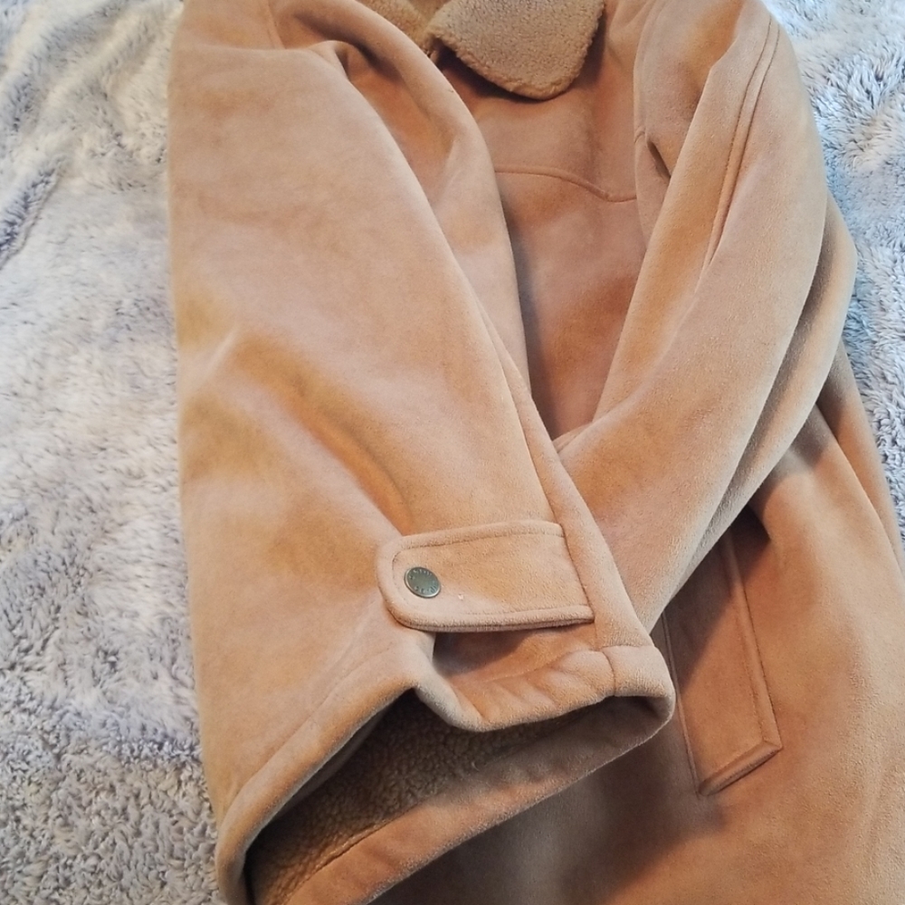 Coat - Picture 3 of 6